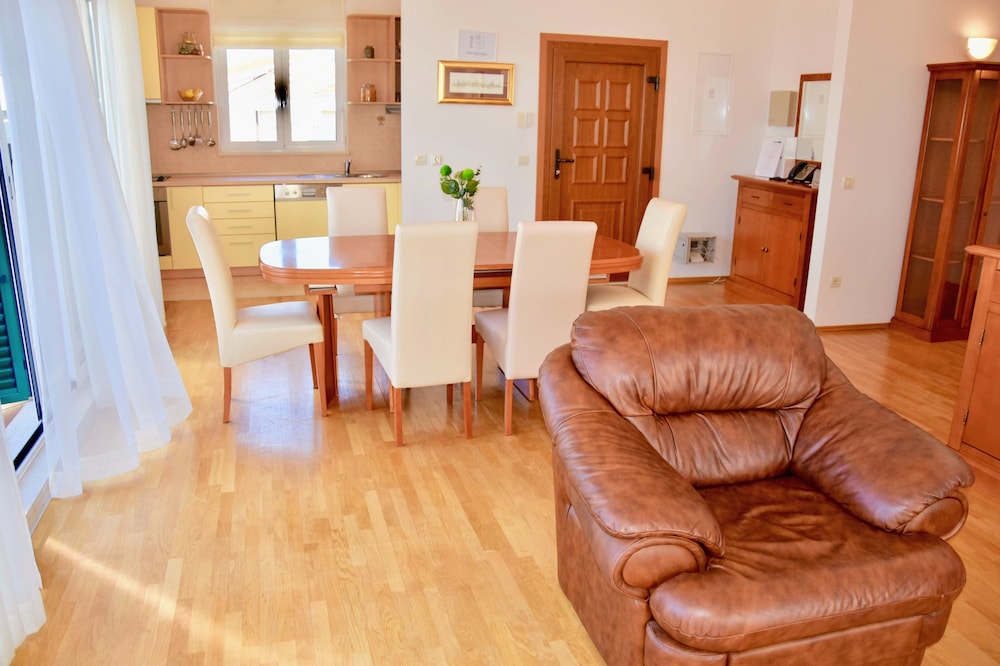 Pervanovo Apartments