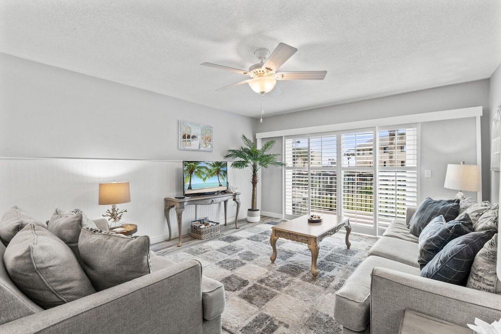 Blessed By The Sea Crescent Beach Activities 2 Bedroom Home