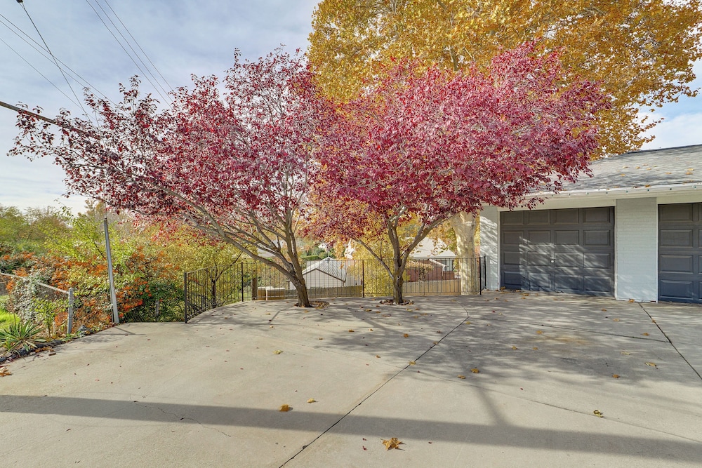 5 Mi to Hogle Zoo: Modern Retreat w/ Spacious Yard, photo 19