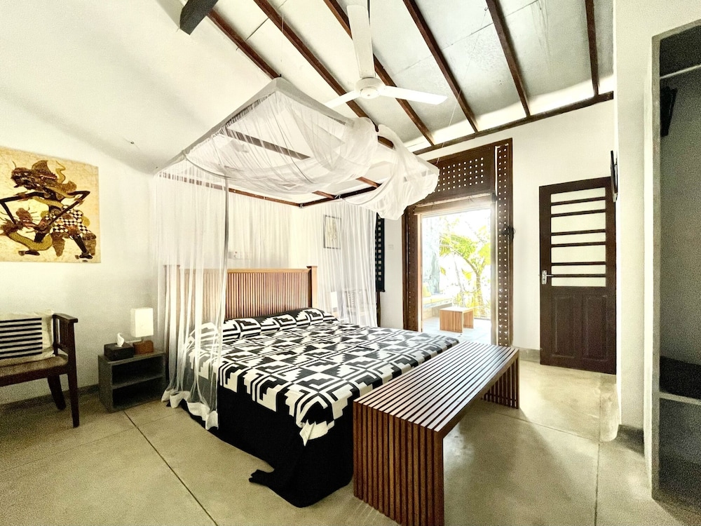 Isana Beach House