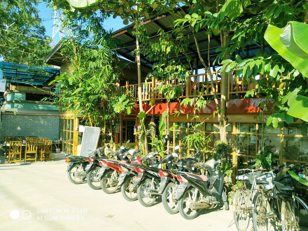 Dream House Guest House & Restaurant