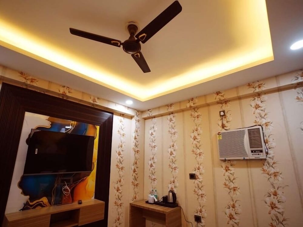 Hotel NS Near Delhi Airport