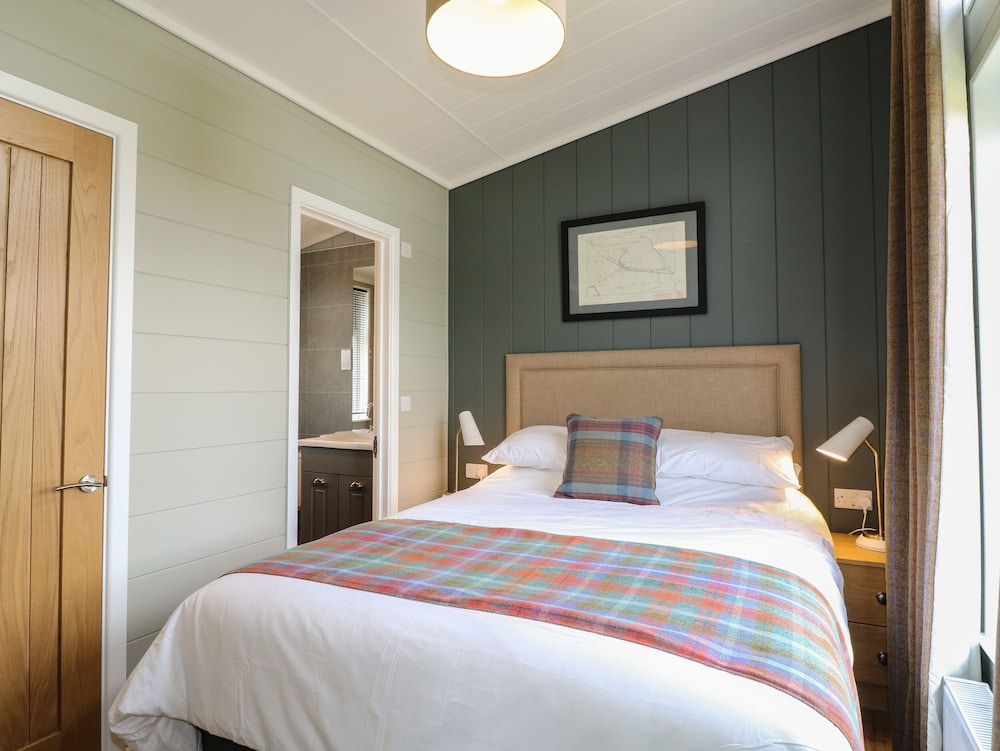 Holly Lodge