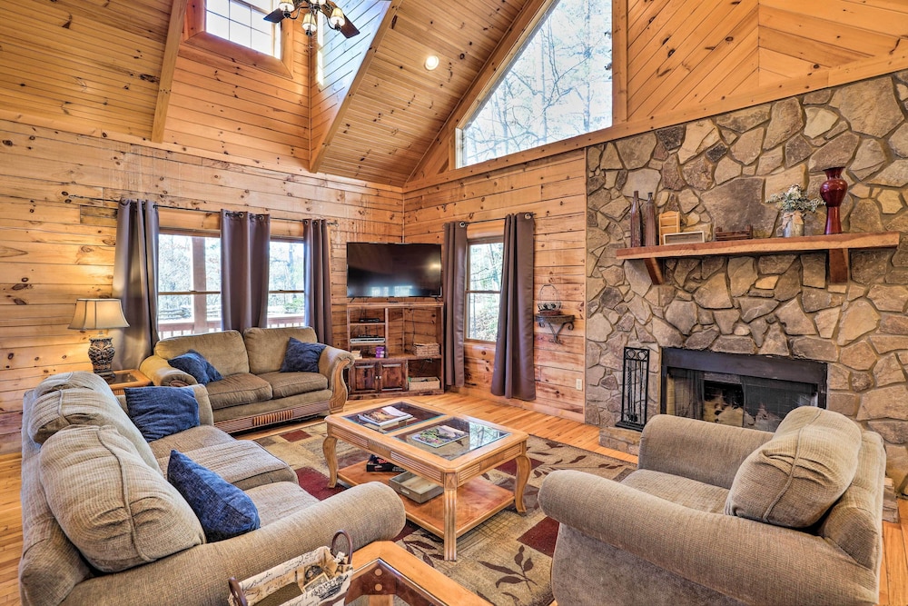 Bryson City Cabin w/ Private Hot Tub & Game Room view 4
