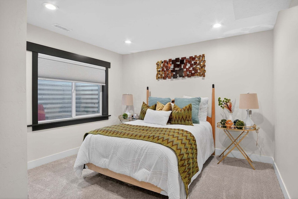 Modern 6br Home Near Park City 6 Bedroom Home