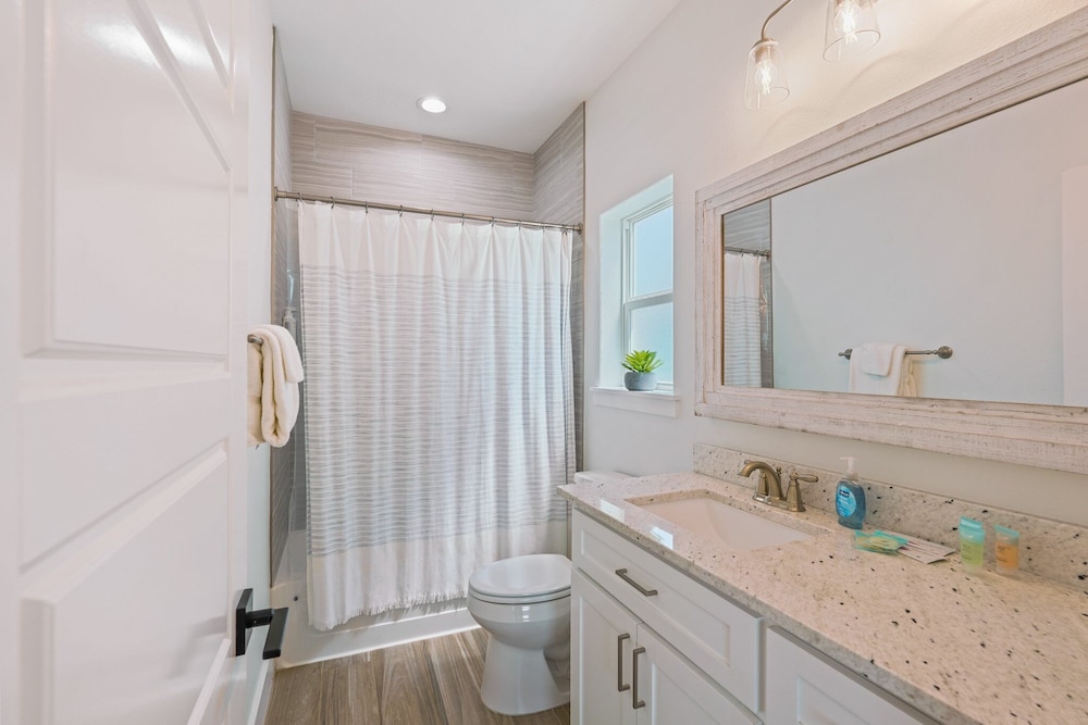 Chancla - Pet Friendly! Community Pool!
