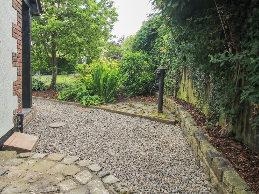 1 Clarkes Lane