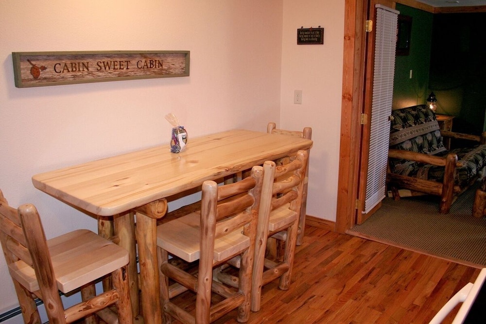Timber Creek Chalets: 10b 1 Bedroom Chalet - Property Image 3