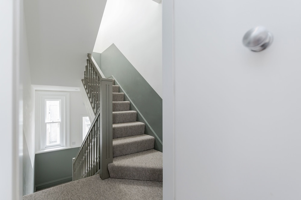 Soho Apartments by BaseToGo