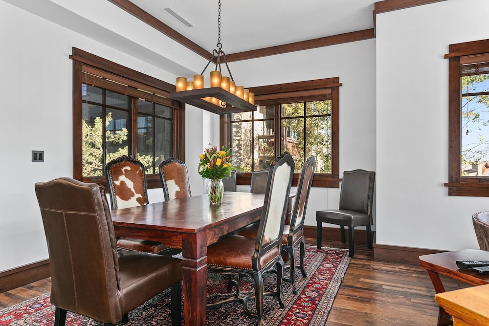 Arrowleaf Lodge at Deer Valley Resort - Three Bedroom Residence #110 3 Condo