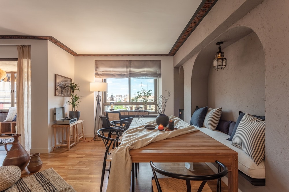 Wukro - 2 Bedrooms and Terrace in Chamber