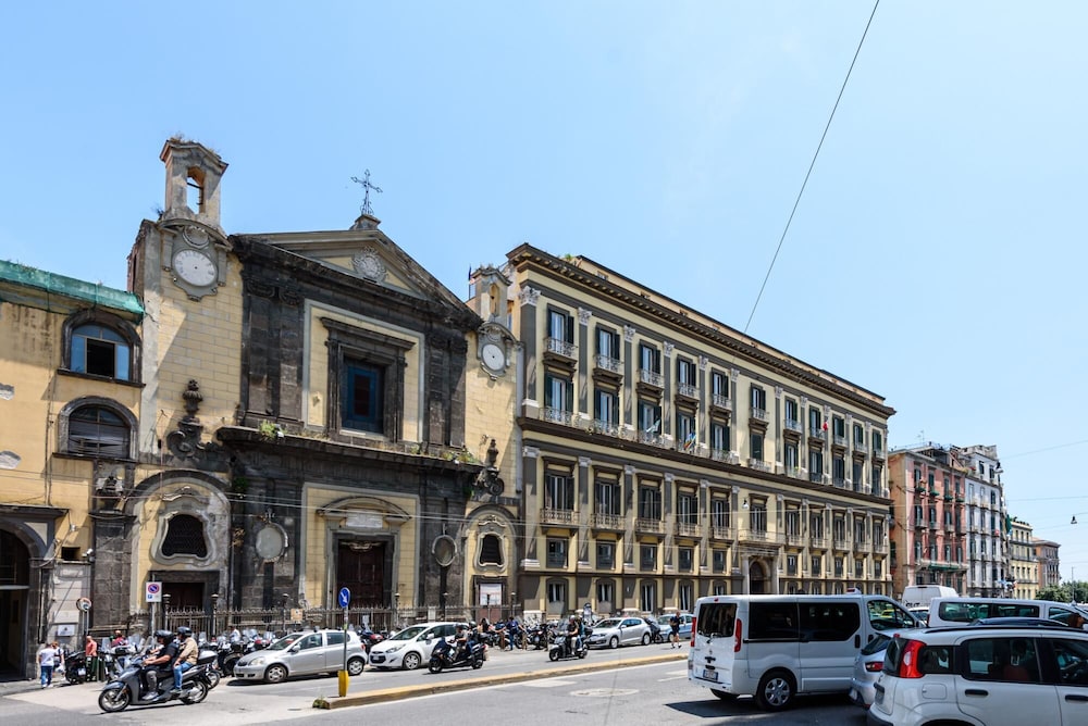 Via Fiorentini 21 in Naples