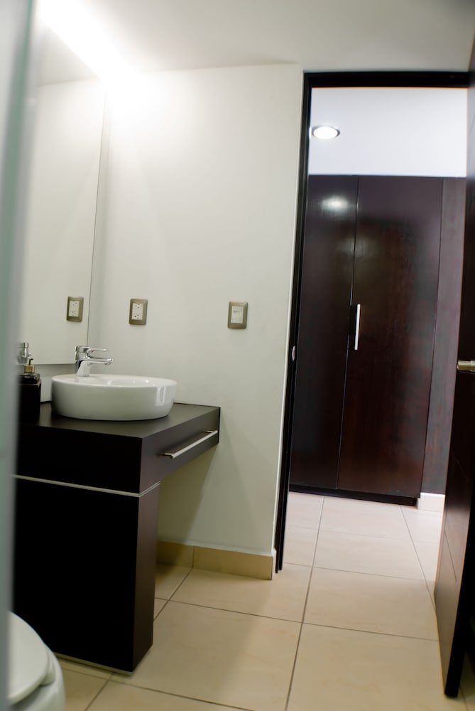 Ramada by Wyndham Acapulco Hotel  Suites - Property Image 13