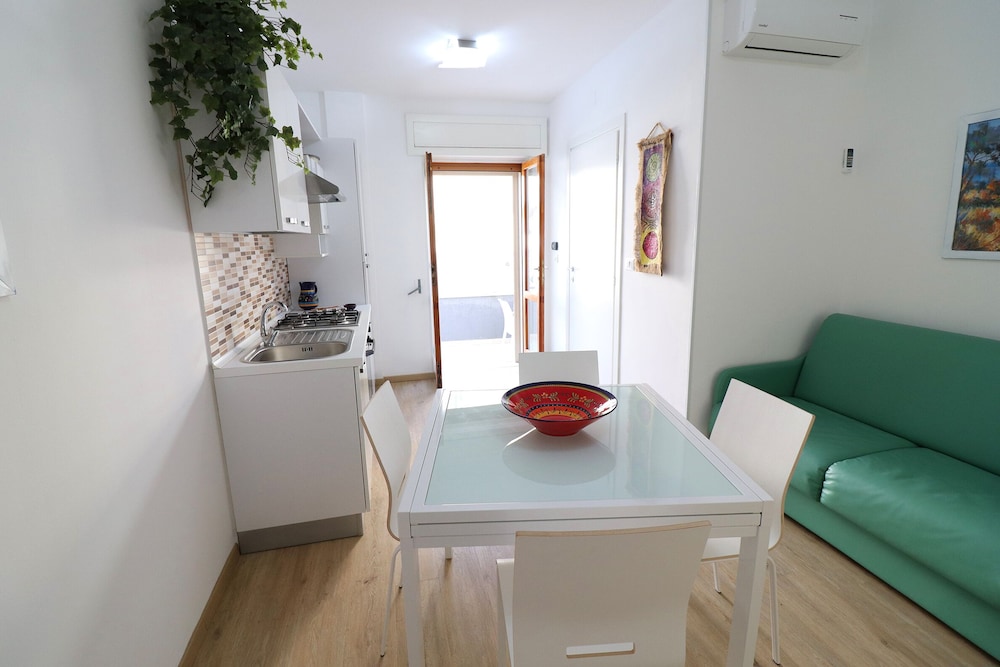 Luisa Holiday House With Air Conditioning And Balcony photo 4
