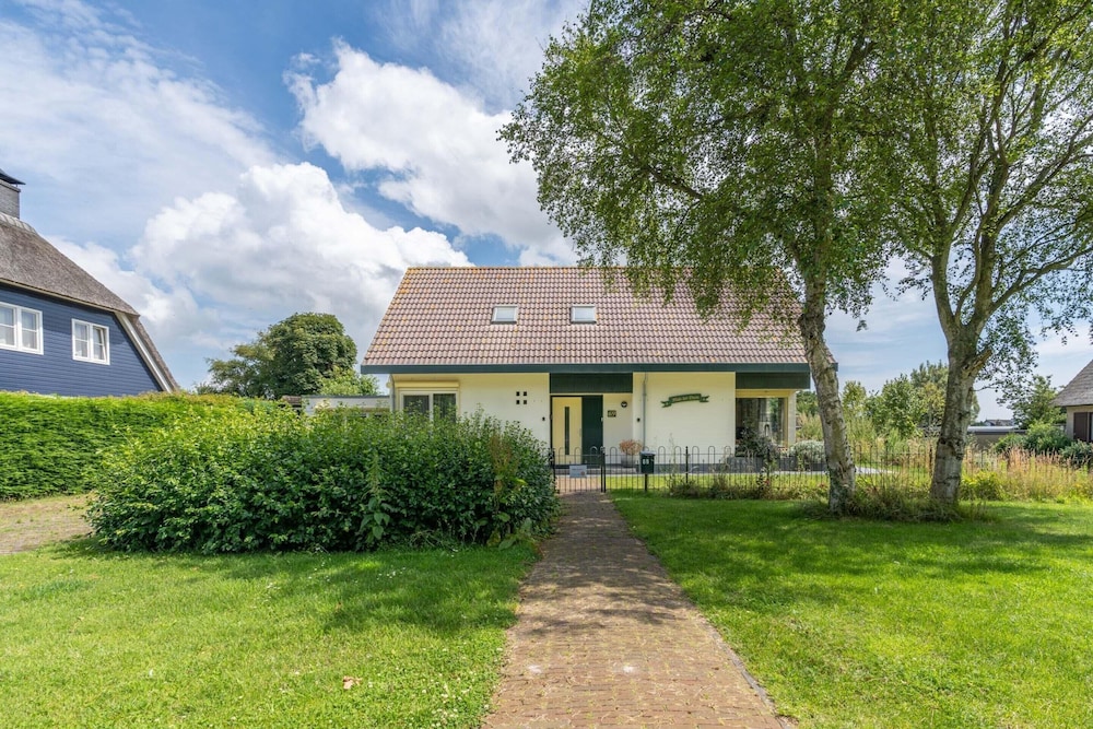 Modern and Attractive Holiday Home for 6 People