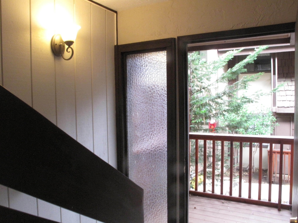 Snow Summit Townhouse Rentals & Sales