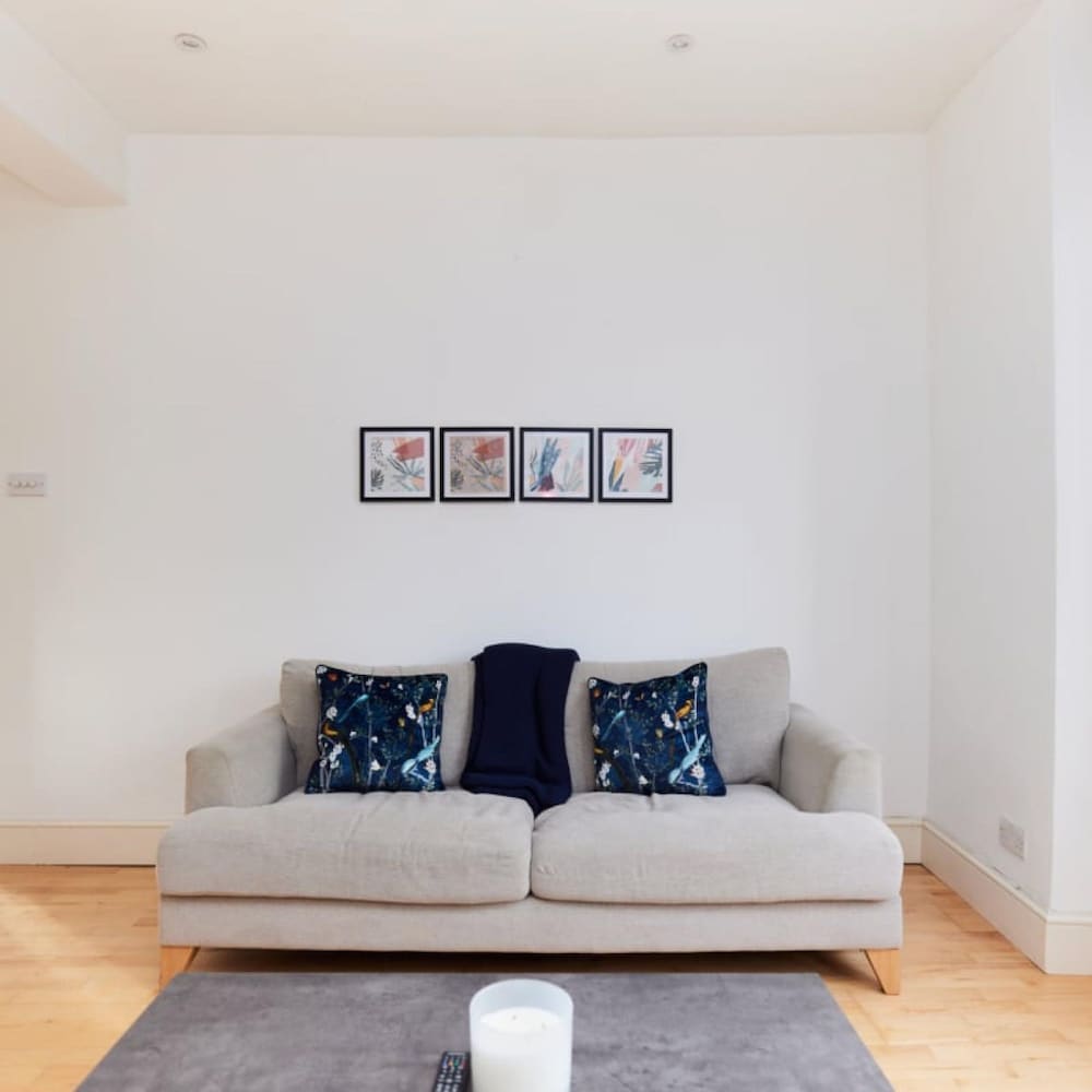 The Putney Hideout - Bright 1bdr Flat