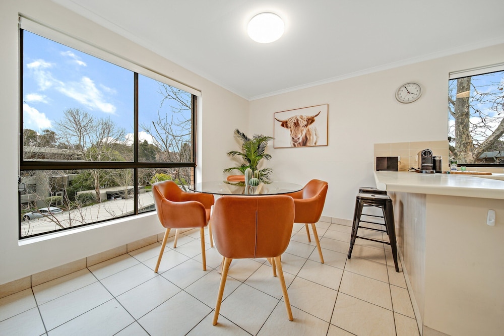 2-bed With Pool, Bbq, Tennis Court & Parking