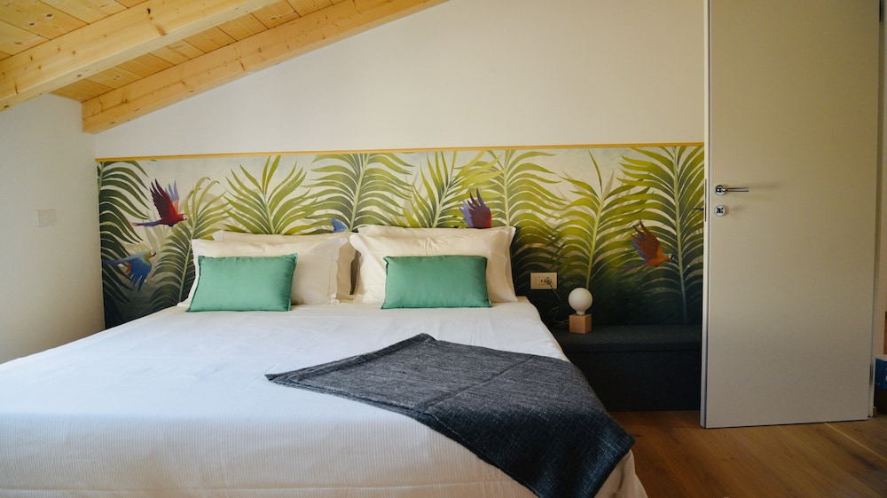 Nine Rooms Shared
