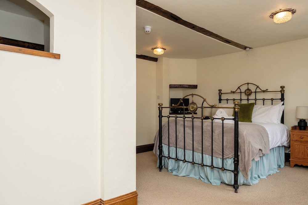 Watermouth Castle, South Court Apartment