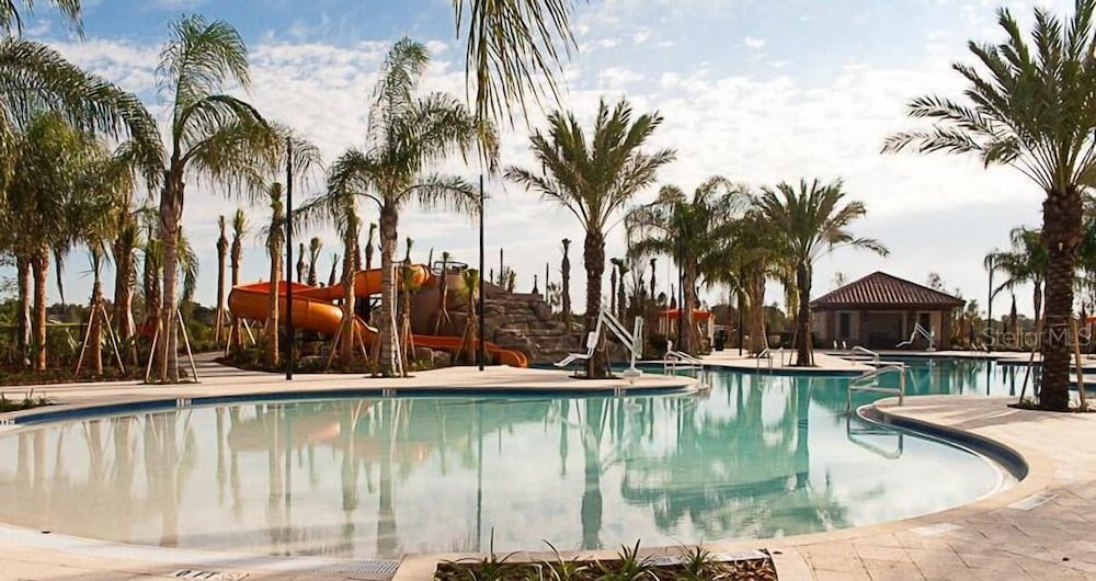 4606 TD - 5BR Townhome Marvel: Private Pool