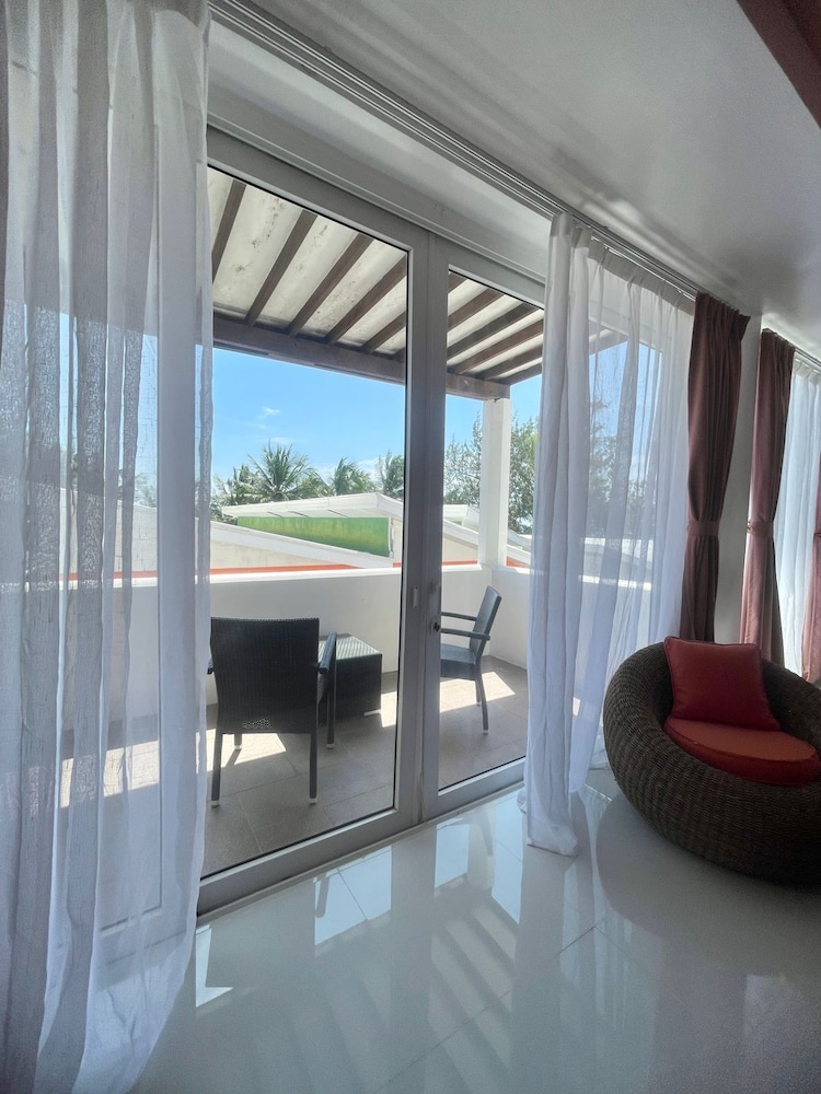 Calypso Beach & Dive Resort