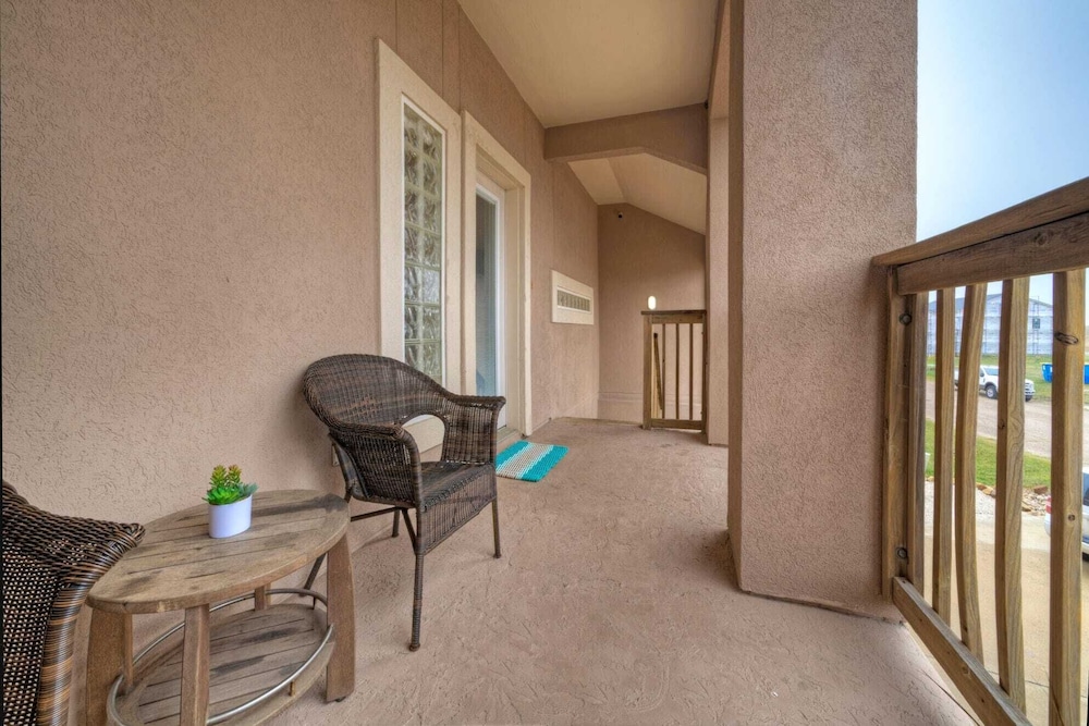 2 Homes, Sleeps 22 Steps to the Beach, Private Pool, Fire Pit, Balcony Views