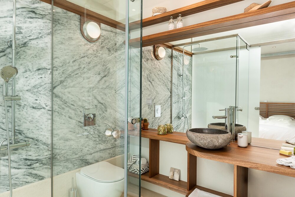 Villa Charlotte by CuraVillas Collection