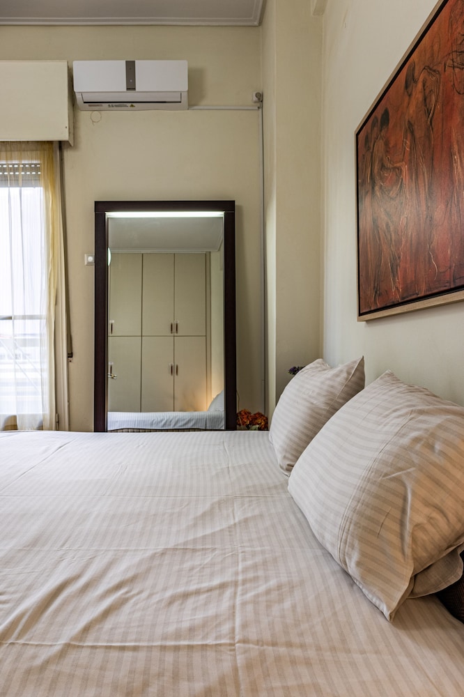 Melina's Central Flat, 5min To The Beach