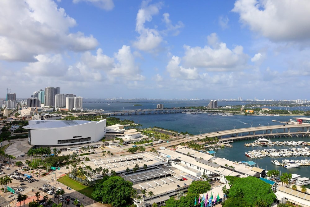 Viva Vizcayne - Resort Style Amenties Parking Prime Location