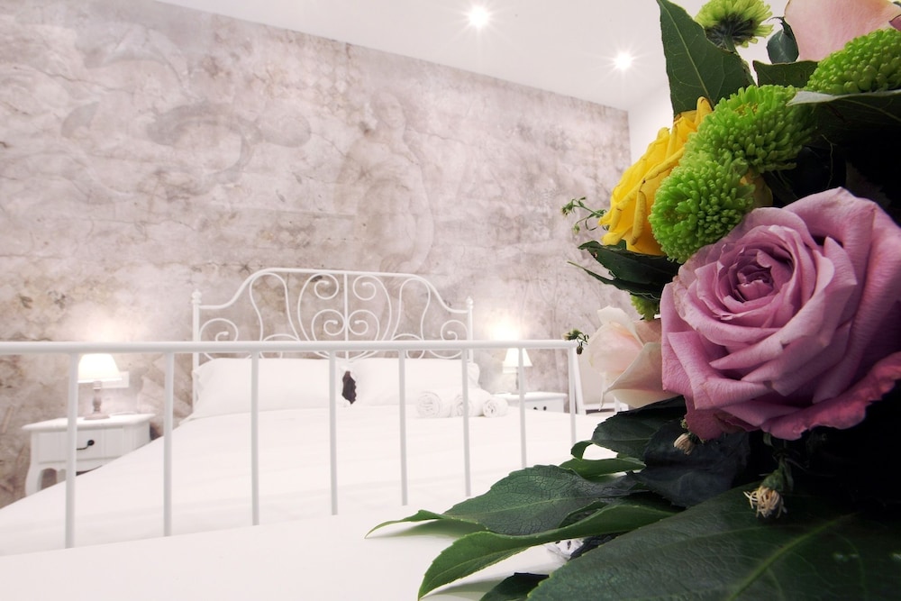 Mirko Luxury Inn