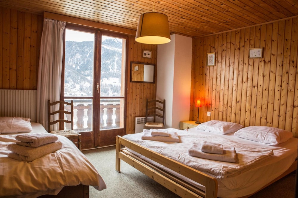Rosaline - Large and Cosy Swiss Chalet With Beautiful Views