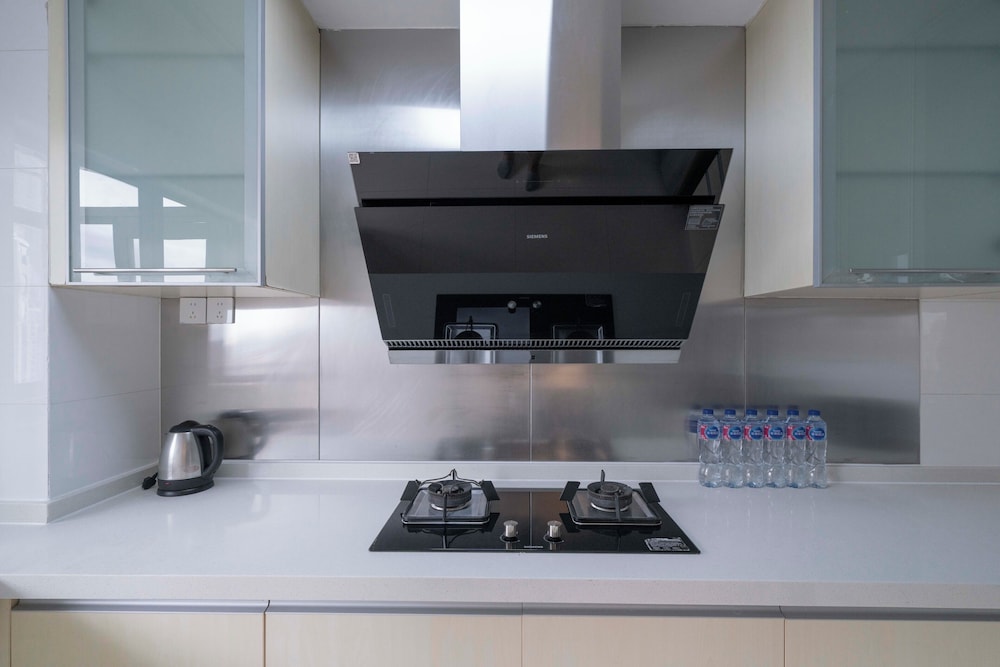 Tyms Spacious 3BR 2BA APT Laishi Di