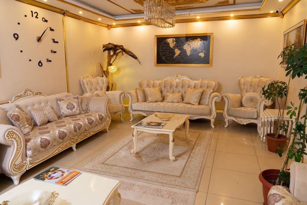 Loss Hotel - Image 22