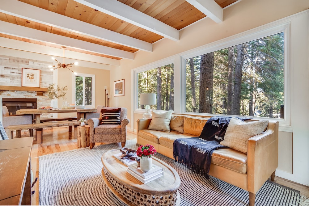Homewood by Avantstay Amazing Family Cabin w Hot Tub Sauna
