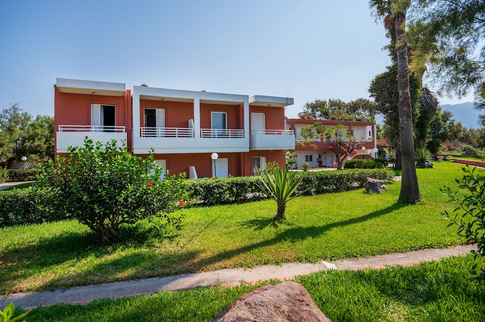 Jonathan Studio Apartments