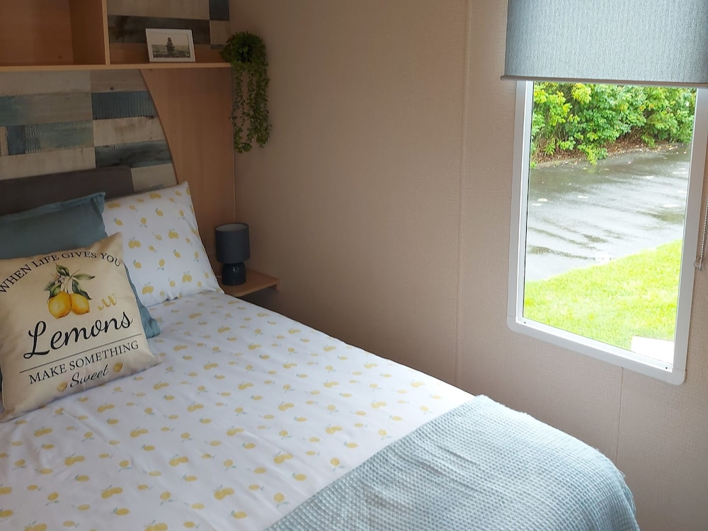 Dog Friendly Caravan on the Northumberian Coast view 3