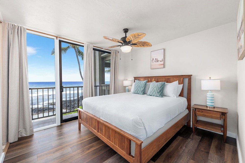 Ocean Front - Watch Dolphins From the Lanai - Wi-fi - Next to Beach- Vrkcv