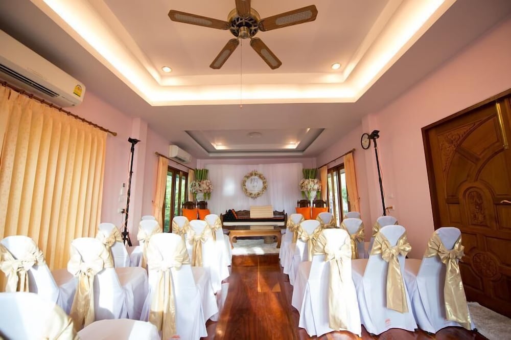 Tharnrarin Villa Suphan Buri