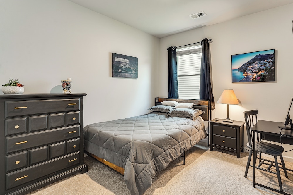 7 Mi to Dtwn Augusta! Modern Family Home