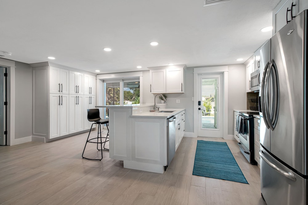 Sarasota Resort-like Living Near Siesta Key For 10
