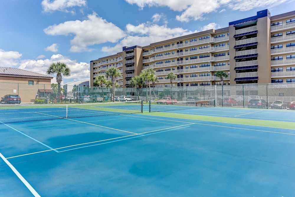Fernandina Beach Vacations - Enchanting Ground Unit Condo Few Steps Away from the Ocean Side by RedAwning - Property Image 24