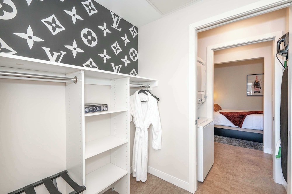 The 333 Suites 301 - Suite for 6