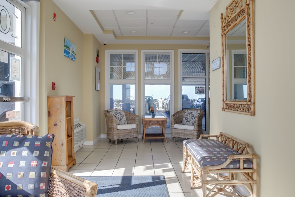Walk to Main St: Condo w/ Pool Access in Crisfield