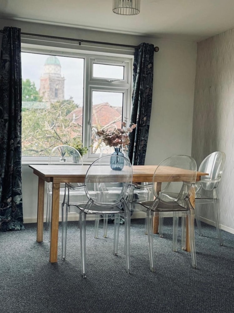 Central Upton Upon Severn 2 Bedroom Property Sleeps 6