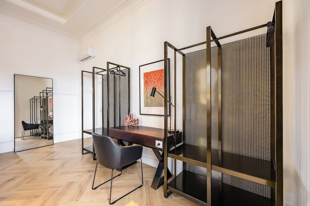 Chic Lifestyle Apartment