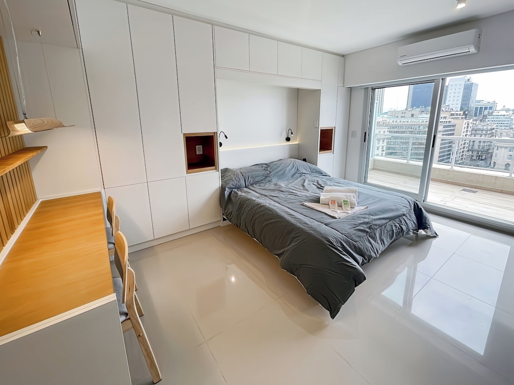 Studio Luxury Balcony Pool