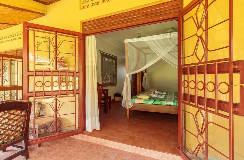 Airport Guesthouse view 2