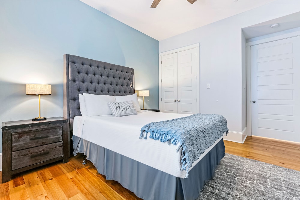 New Orleans Vacations - Stunning 4 5 BRs w Pool by Hosteeva - Property Image 8