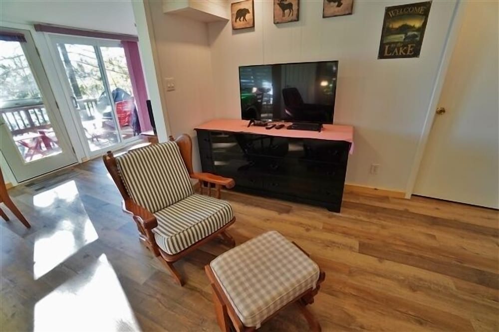 416 Papineau Lake 2 Bedroom Cottage